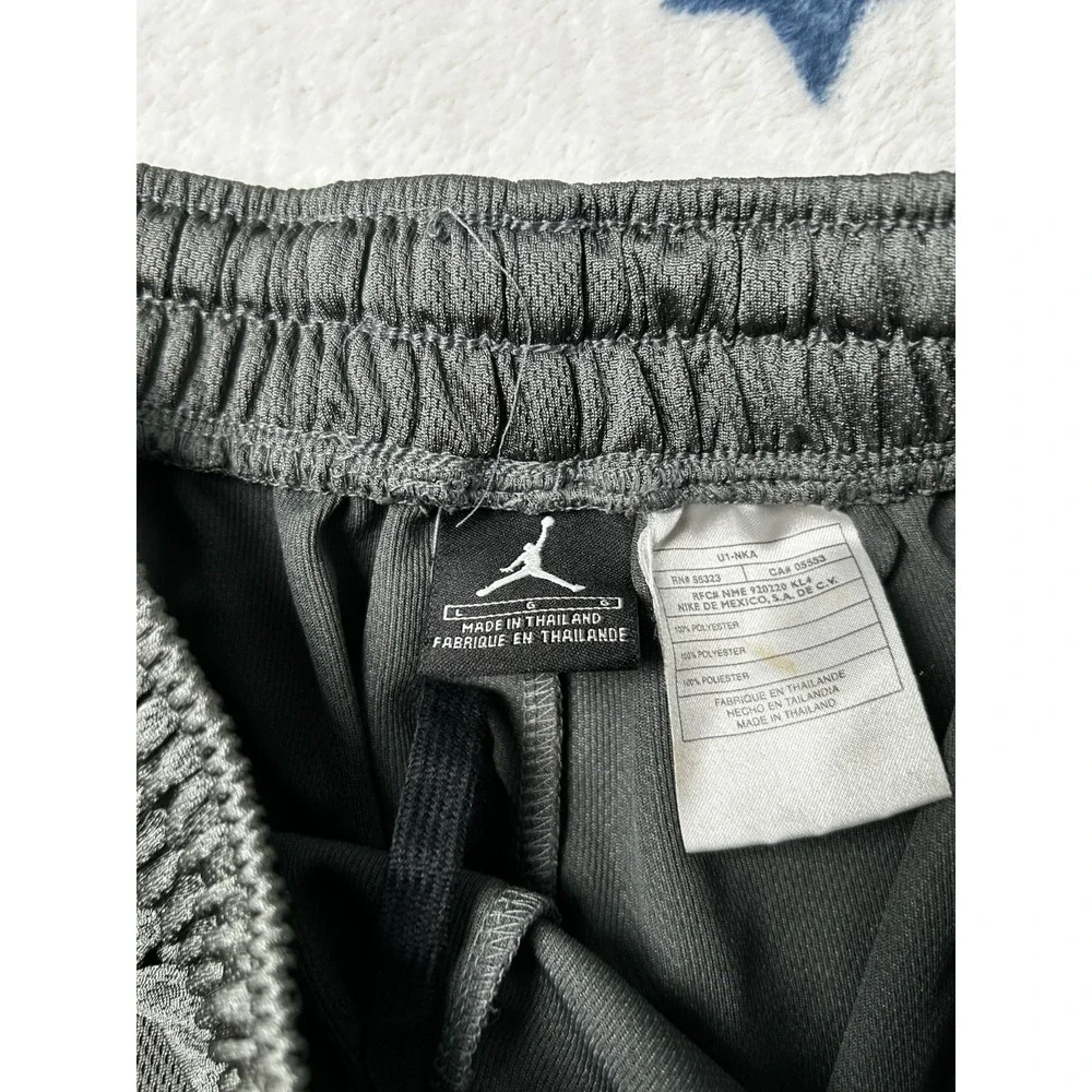 Jordan Shorts Mens Large Gray Athletic Basketball Mesh Training Gym Dri-FIT